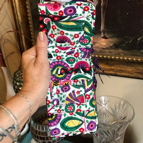 NEW!! Beautiful Floral Vera Bradley Double Wallet!! - Picture 3 of 9